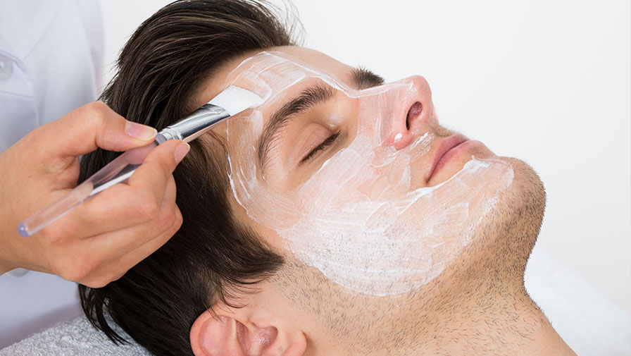 Мужской пилинг. Мужчина в косметологии картинки. Male facial products.